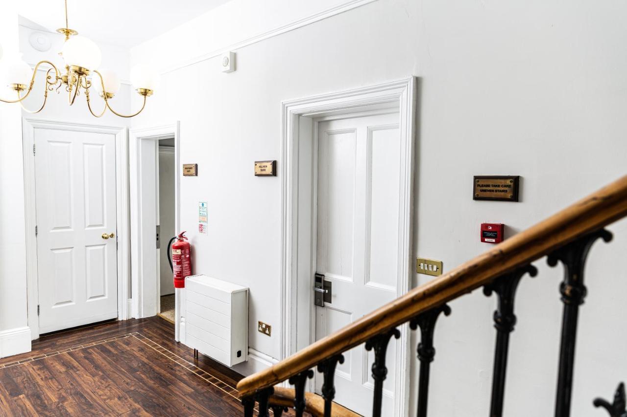 Beaumont House Hotel Cheltenham Buitenkant foto