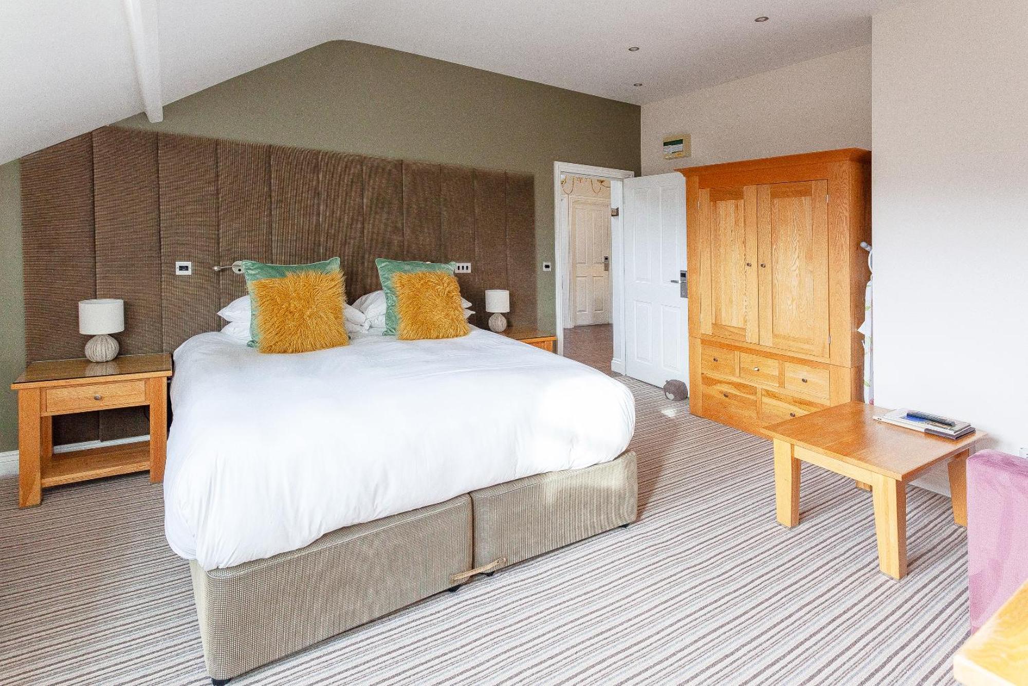 Beaumont House Hotel Cheltenham Buitenkant foto
